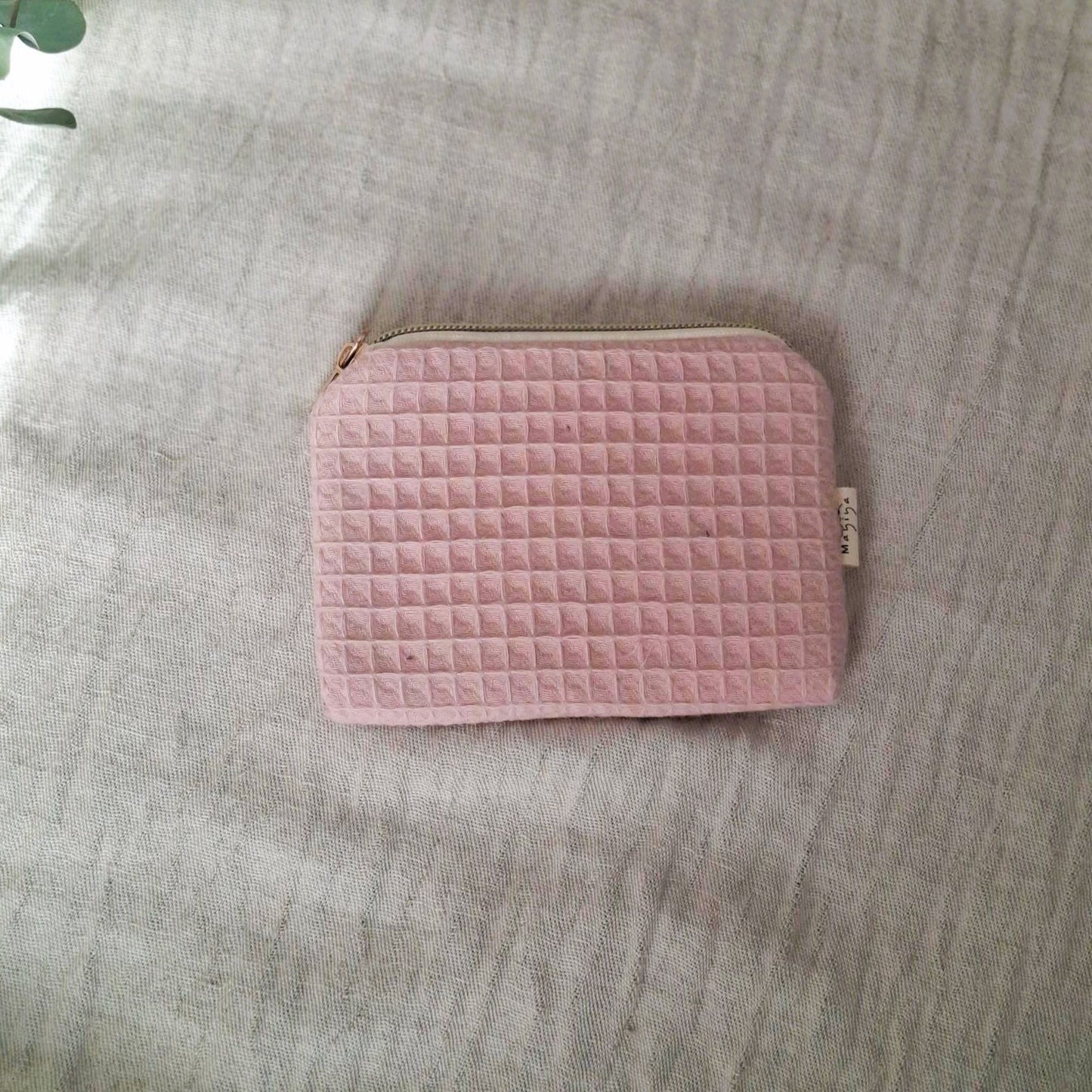 Monedero Waffle Rosa de algodón con cremallera y forro impermeable