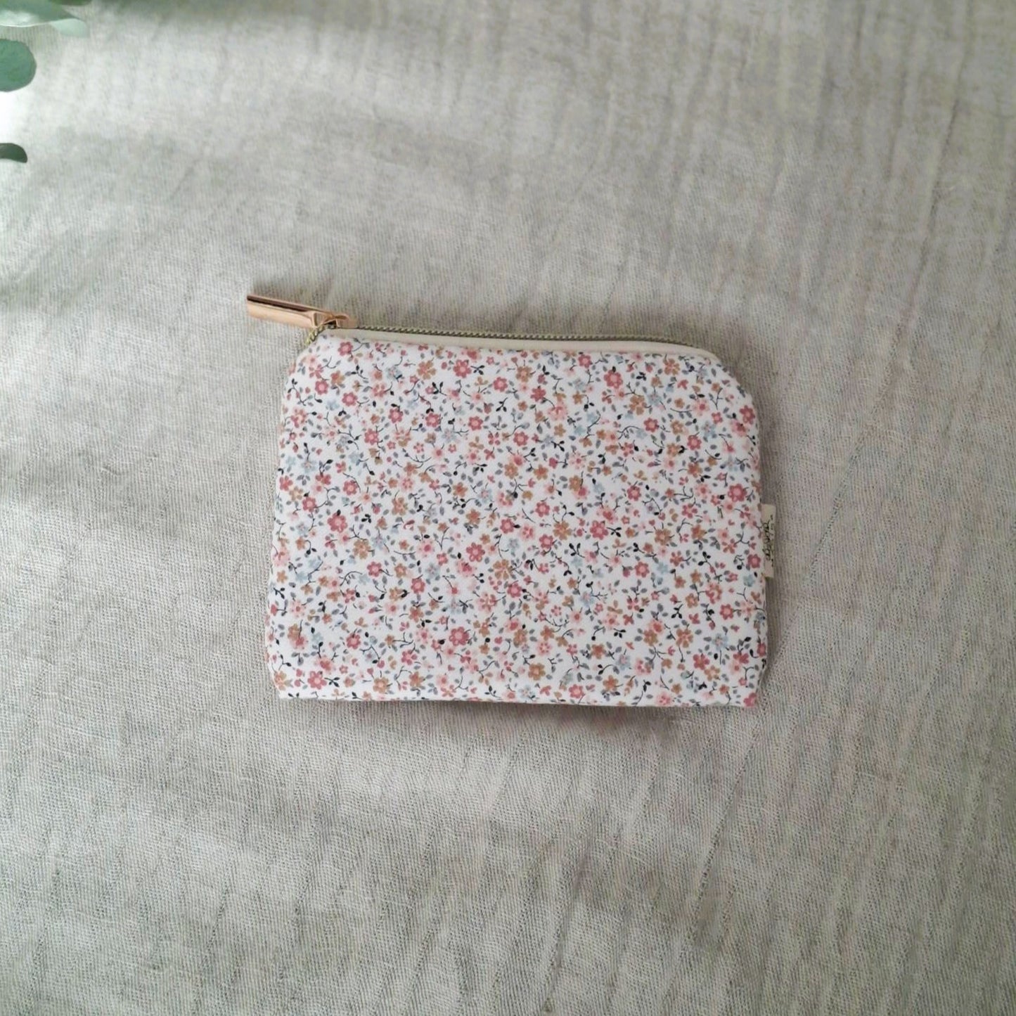 Monedero Flores Rosas de algodón con cremallera y forro impermeable