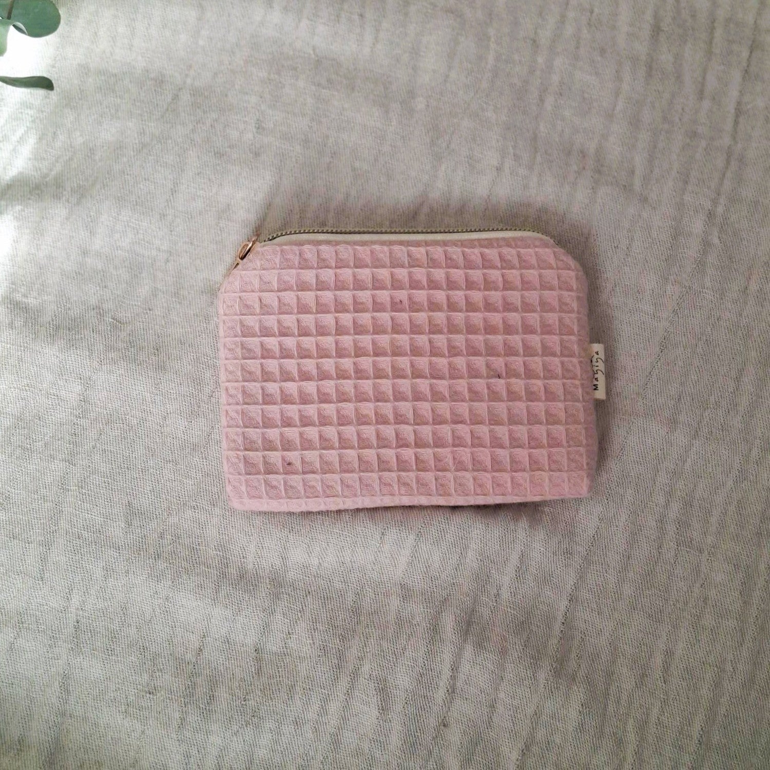 Monedero Waffle Rosa de algodón con cremallera y forro impermeable