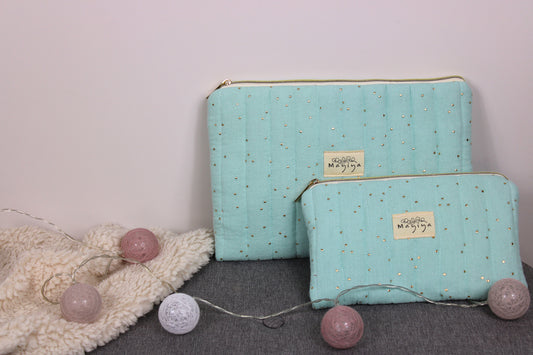 Bolsa de Aseo Verde Menta con Topos Dorados