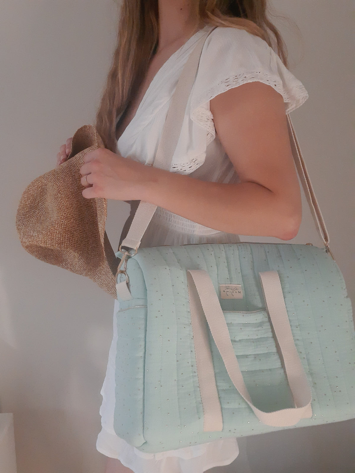 Bolsa de Maternidad Verde Menta con Topos Dorados