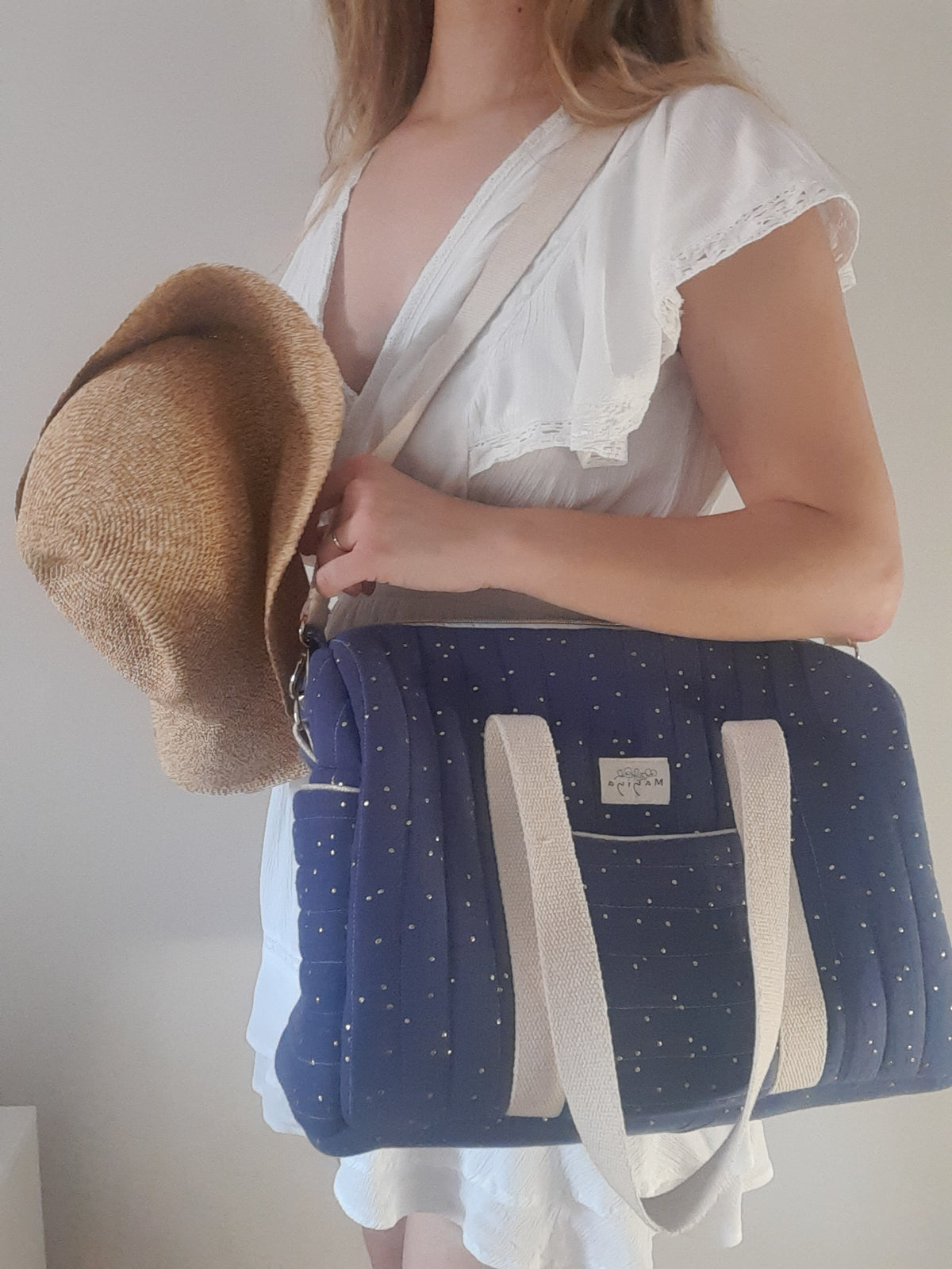 Bolsa de Maternidad Azul Índigo con Topos Dorados