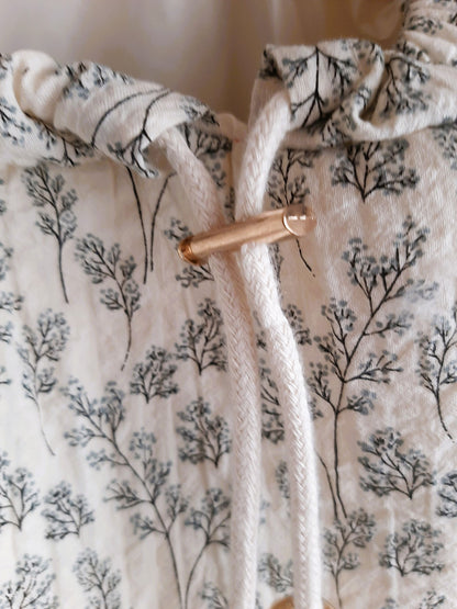 Cierre de cordón y solapa magnética de la mochila Seersucker Floral Vintage