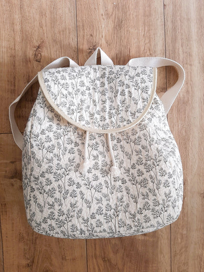 Mochila Seersucker Floral Vintage de algodón con solapa y asas regulables